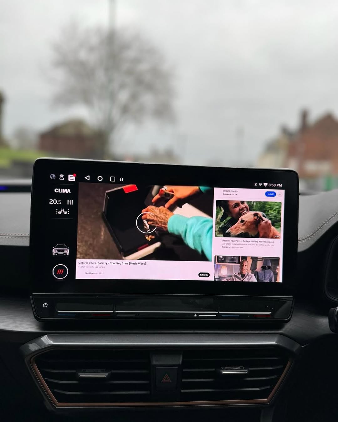 YouTube och Netflix AI-box för Cupra