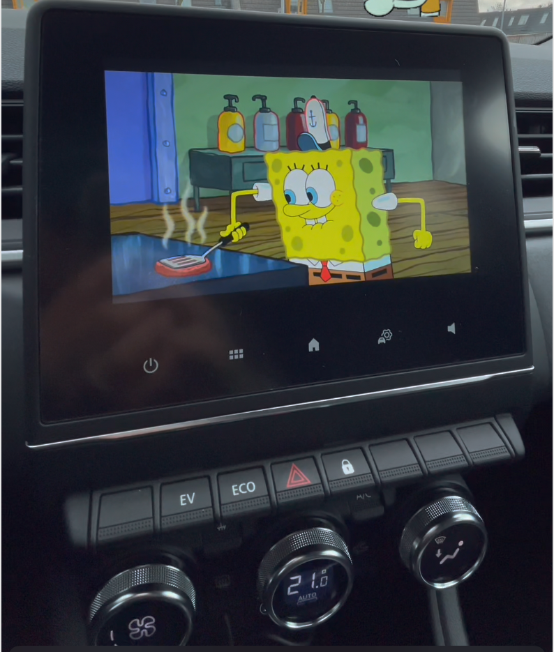 YouTube och Netflix AI-box för Renault