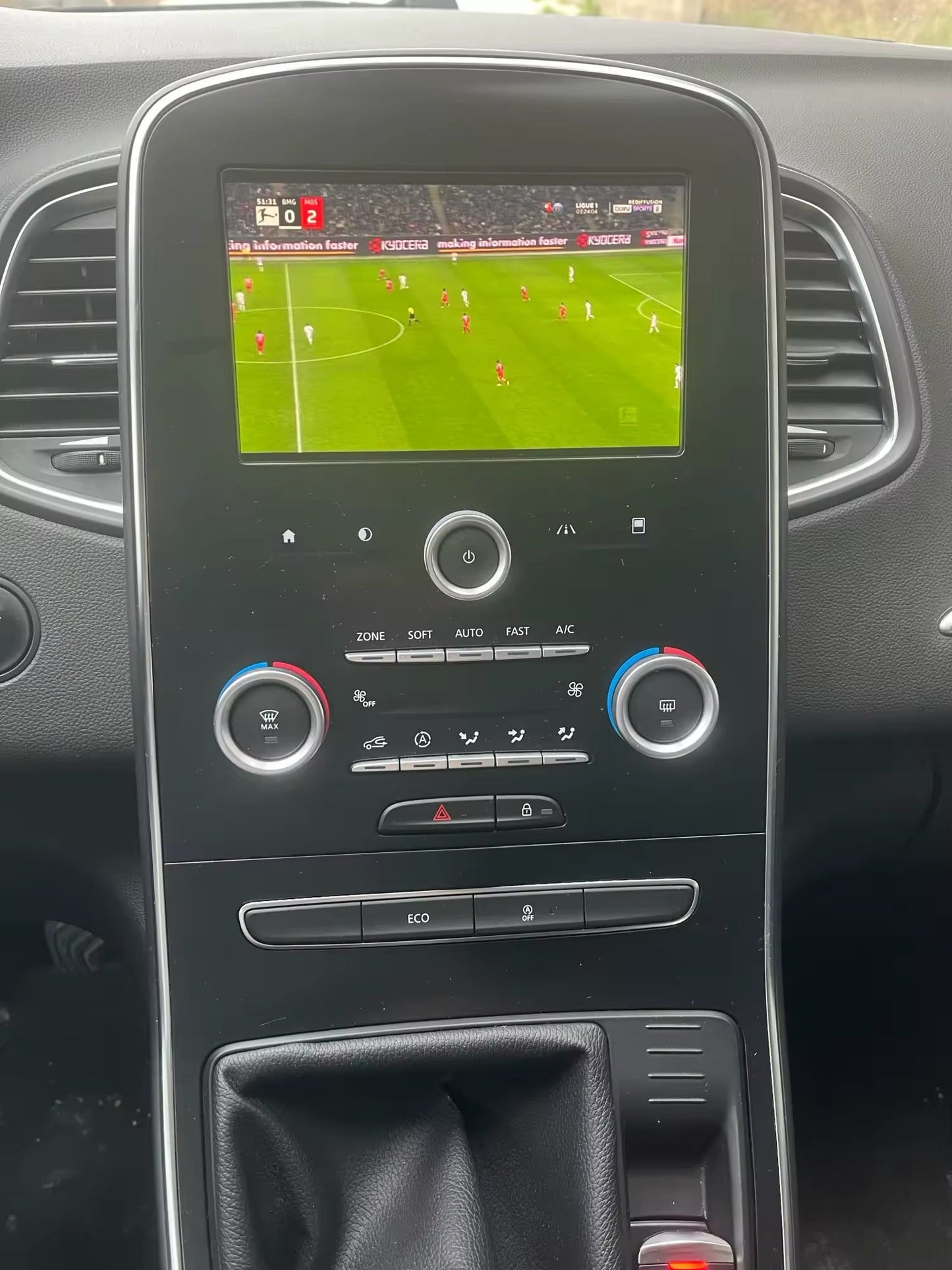 YouTube och Netflix AI-box för Renault